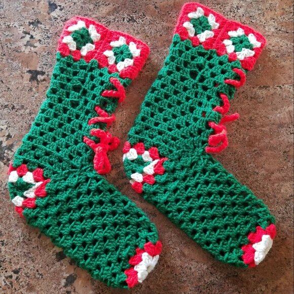 Vintage Handmade Crochet Christmas Table Topper + Pair of Stockings Lace-Up Boot - Picture 2 of 7